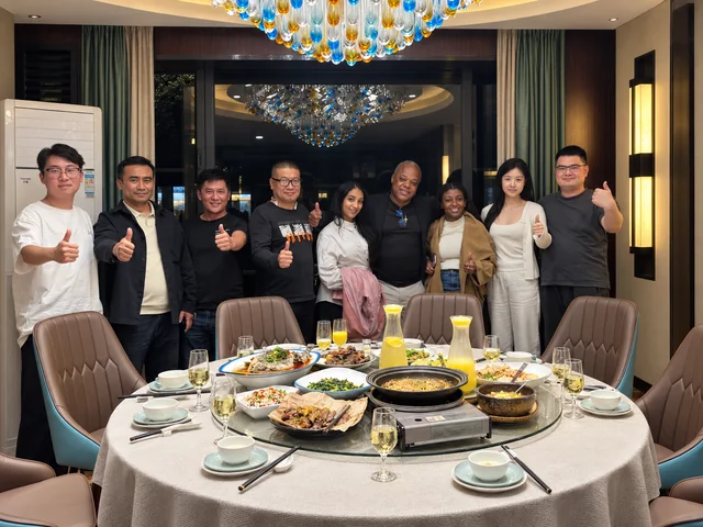 Visita de un cliente a China · recepción por el equipo chino